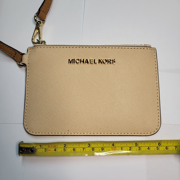 Michael Kors Saffiano Leather Small Beige Coin Wristlet - Picture 6 of 6